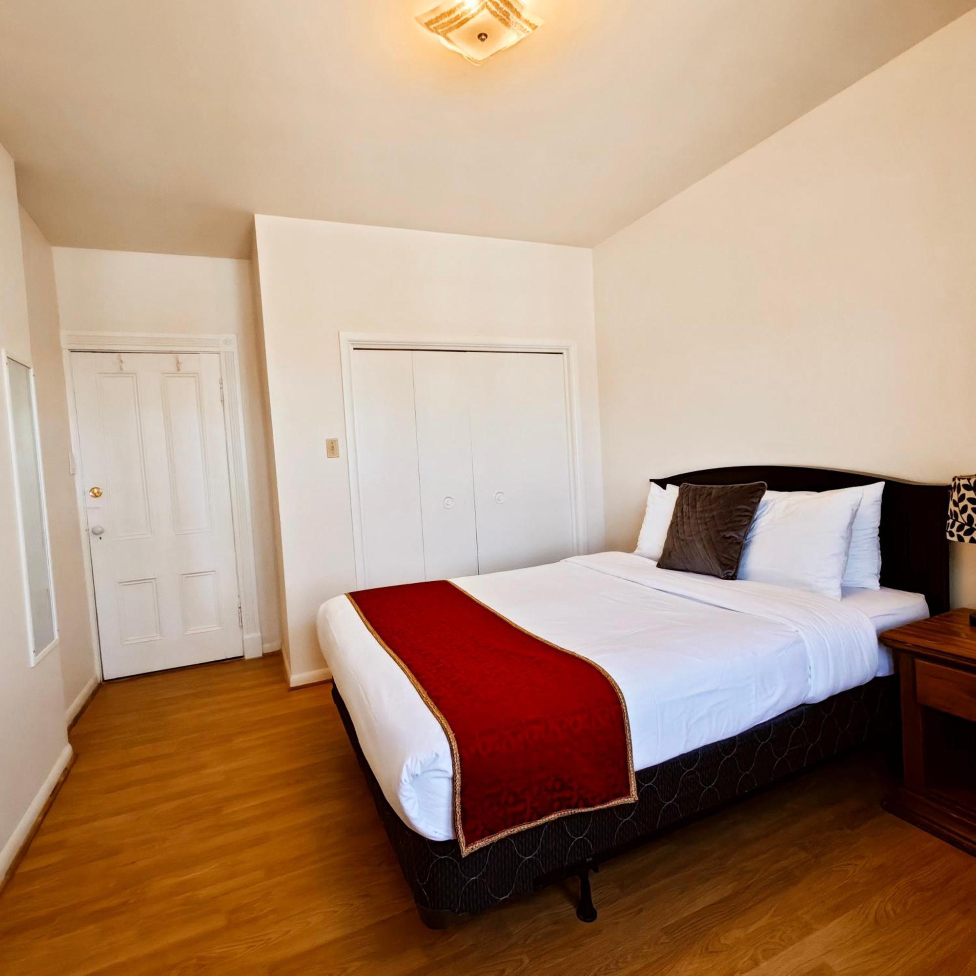 Andy'S Blue House Bed & Breakfast Charlottetown Bagian luar foto