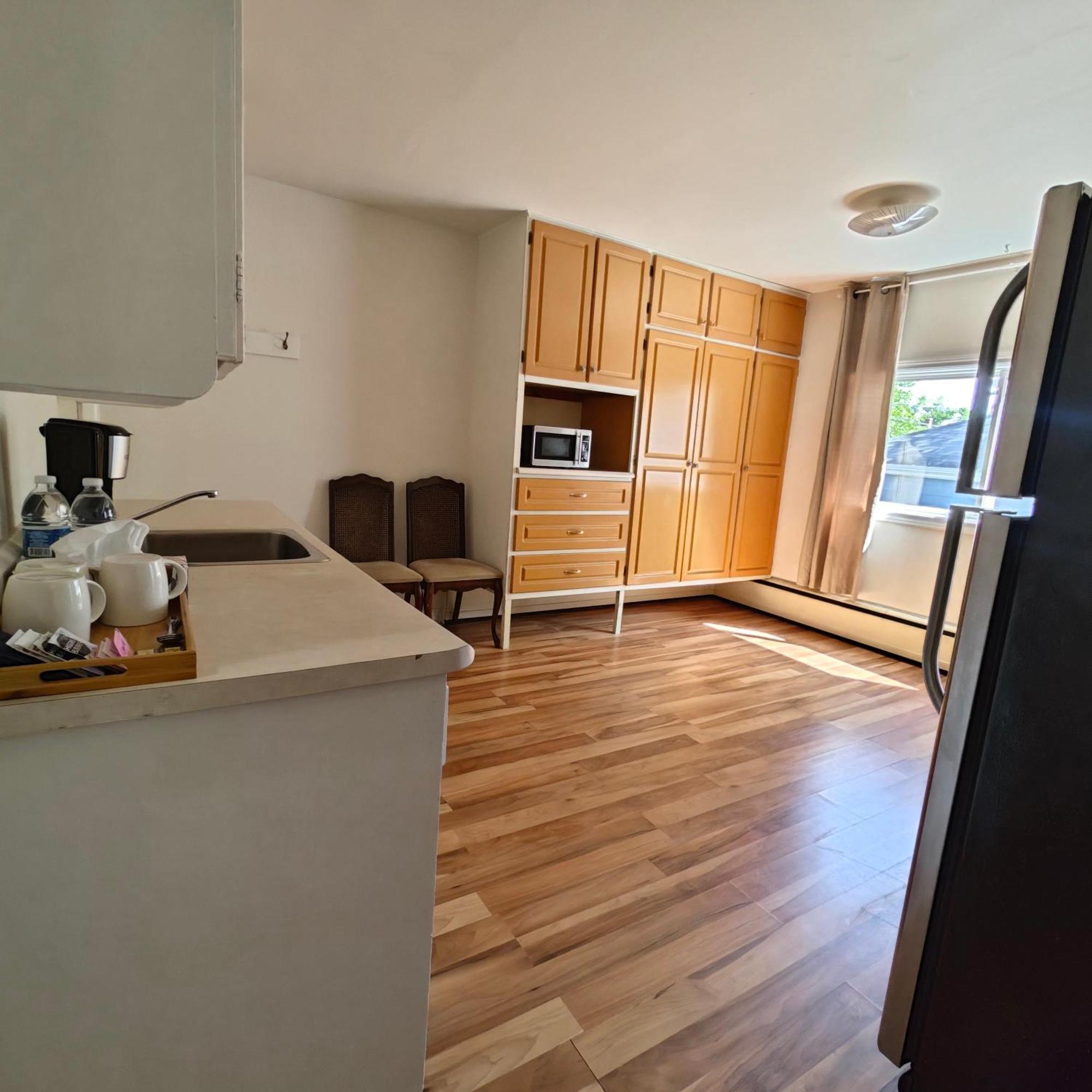 Andy'S Blue House Bed & Breakfast Charlottetown Bagian luar foto