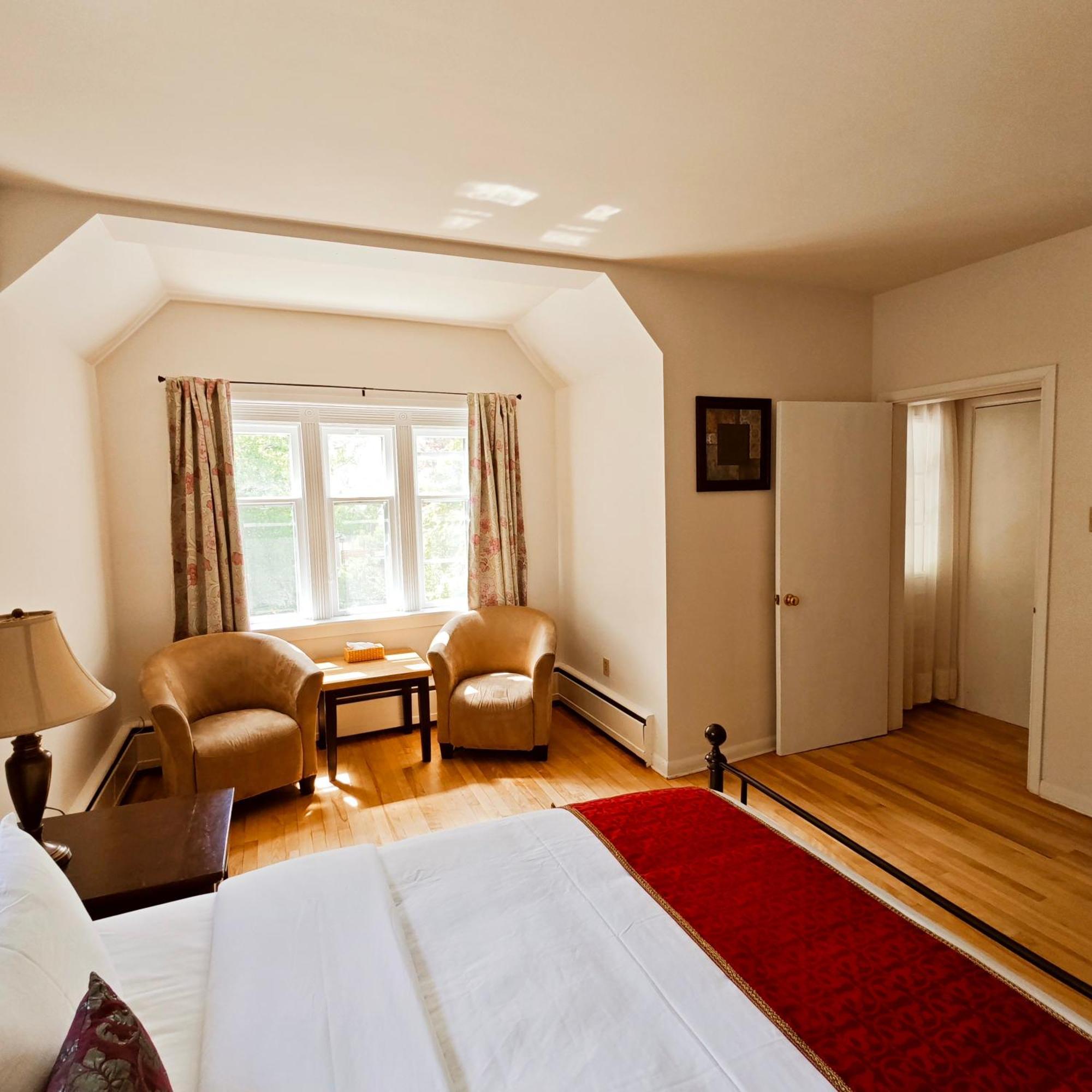 Andy'S Blue House Bed & Breakfast Charlottetown Bagian luar foto